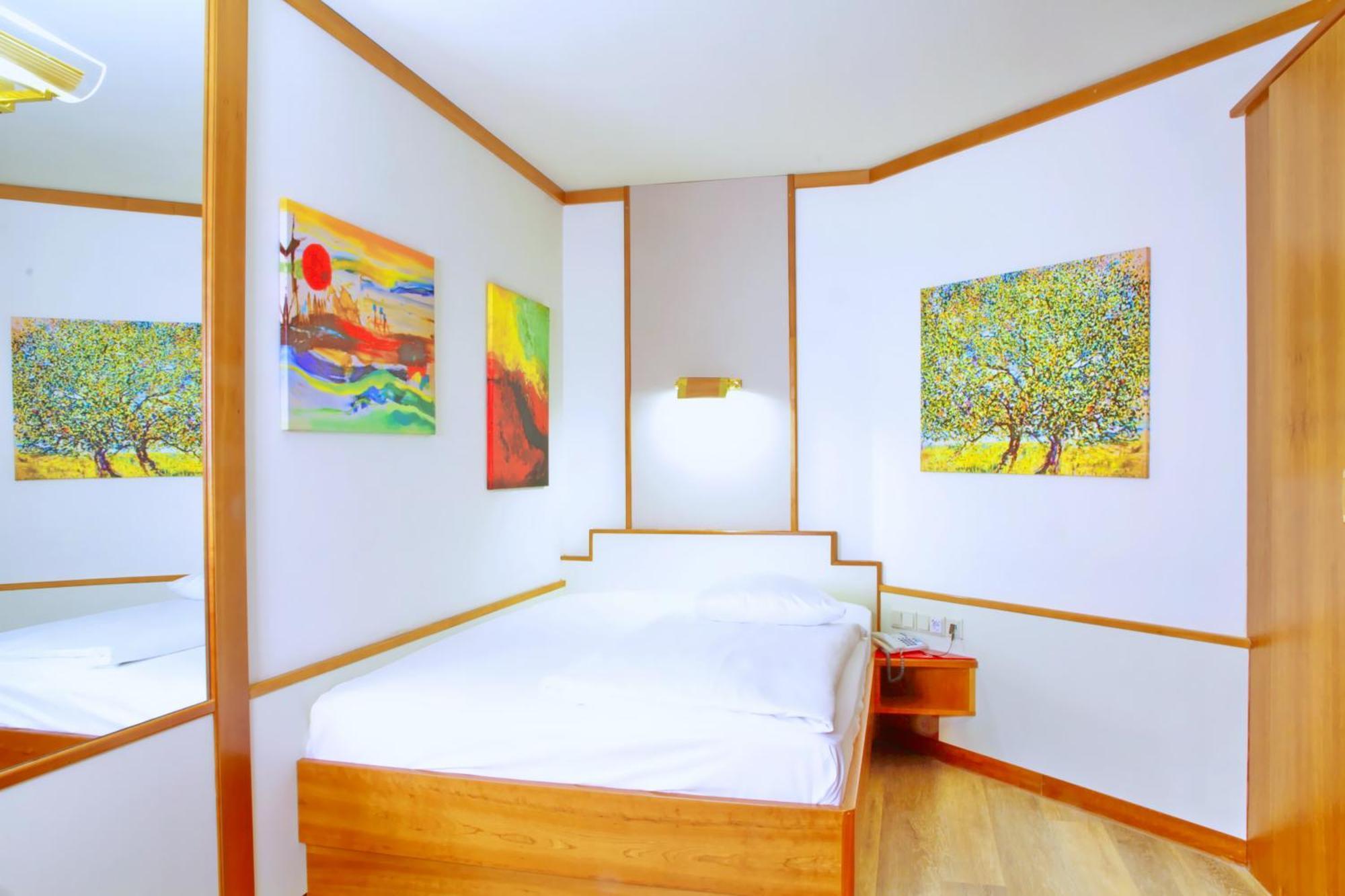 Comfort Single Room