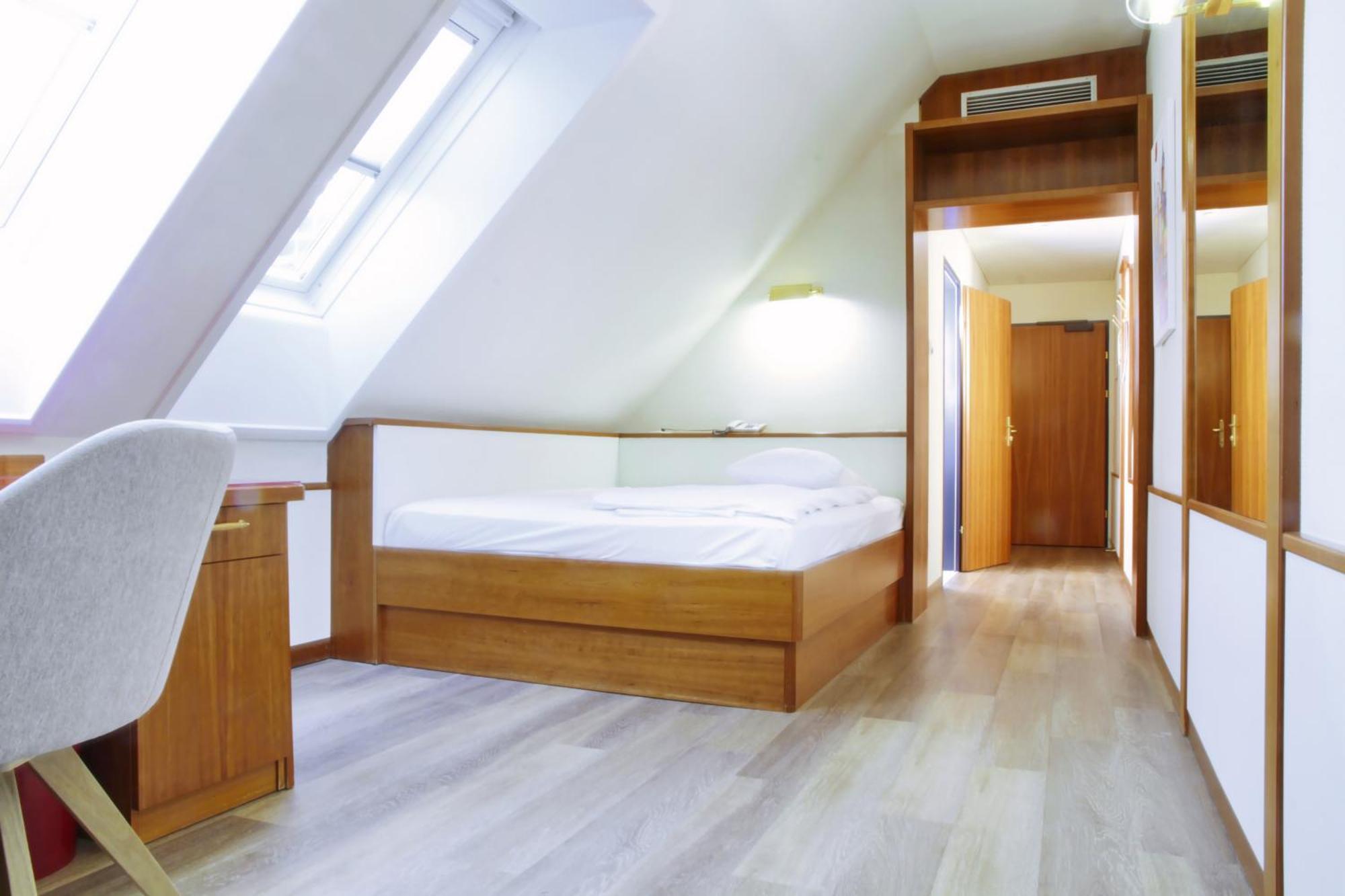 Comfort Single Room